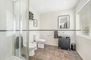 Photo 17- click for photo gallery